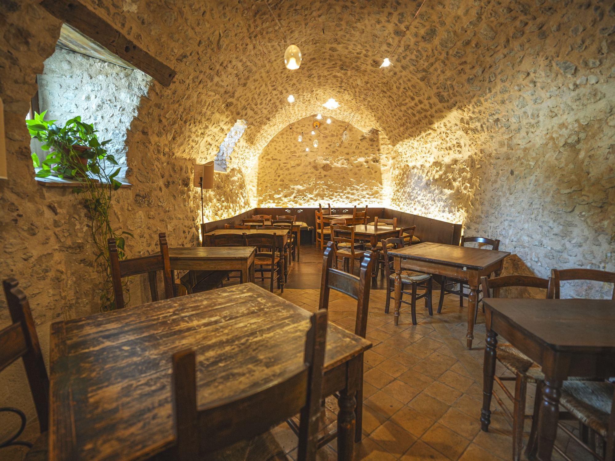 La sala con la volta in pietra